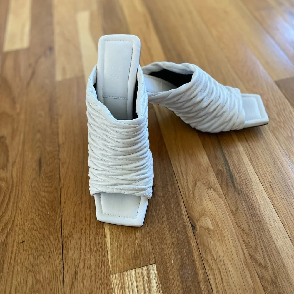 COS Women's Ivory Kitten Heel Mules Slides Shoes Sz 9.5 41 Slip On - Picture 4 of 10